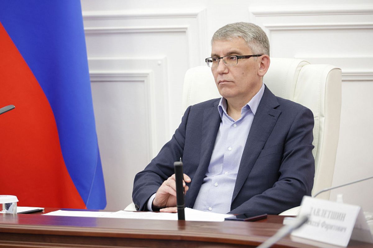 Миляев посоветовал лечить головы: оперативное совещание в тульском правительстве 12 мая 80-летний юбилей Великой Победы регион отметил, - и сделал это, кажется, вполне достойно. Спустя три дня руководство Тульской области традиционно собралось в здании правительства на оперативном совещании губернатора. ↗ Прислать новость Подписаться