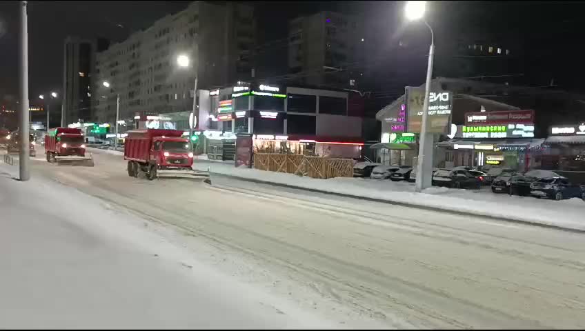 Уфа продолжает борьбу с последствиями снегопада