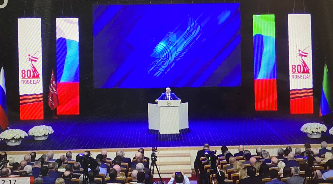 Сергей Меликов: На сегодняшний день в реестр самовольно возведенных объектов внесено 1698 строений, которые в перспективе или уже в реальности незаконно потребляют свет, воду, незаконно устанавливают газовое оборудование, которое имеет определенную практику взрываться, не оплачиваются услуги ЖКХ, не создаётся, а наоборот - разрушается транспортная инфраструктура. ЗАМАНА