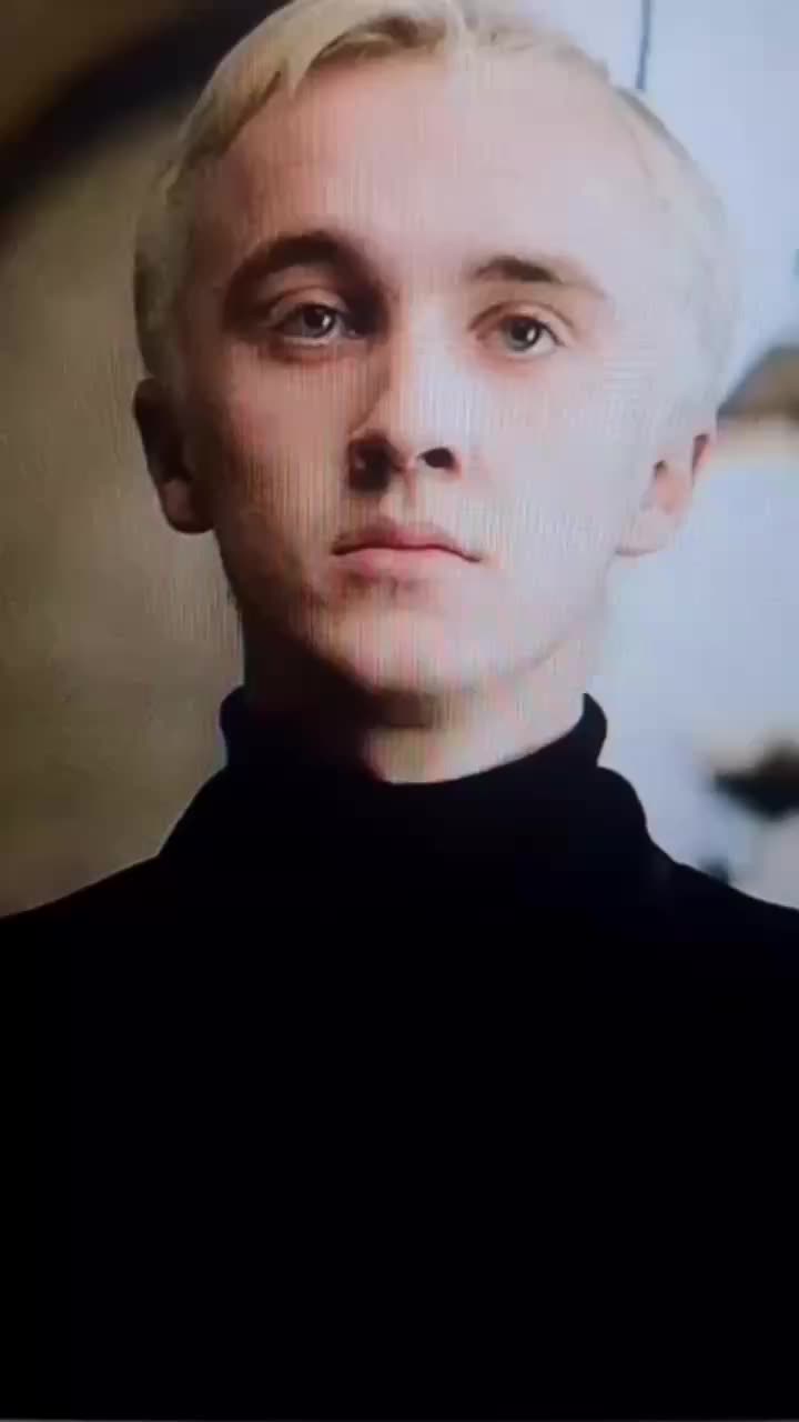 Сергей Сафронов ожидает четвертого ребенка на фоне штормового предупреждения