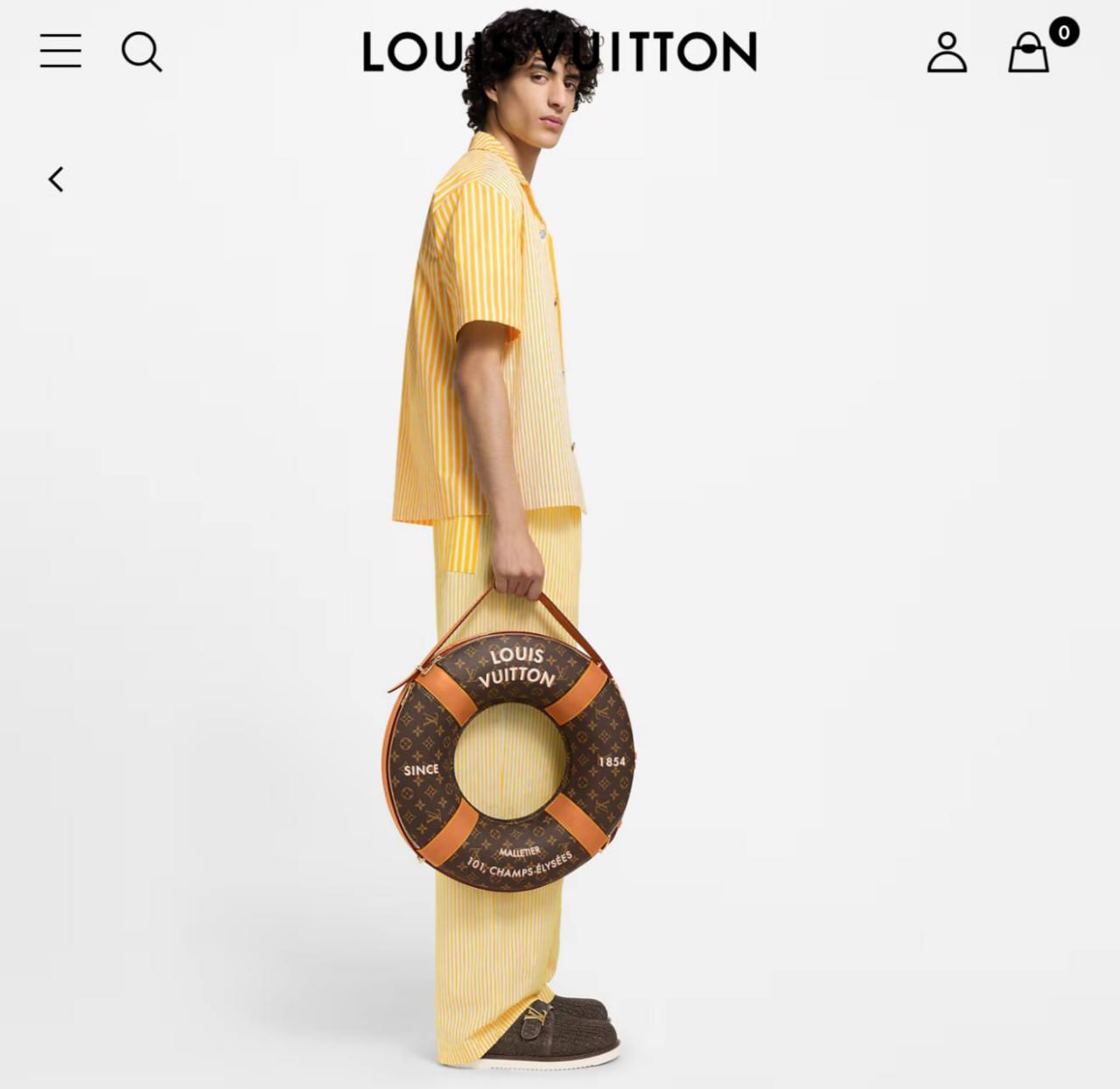 Louis Vuitton дропнул эксклюзивную сумку в форме спасательного круга за ₽784 тысяч.