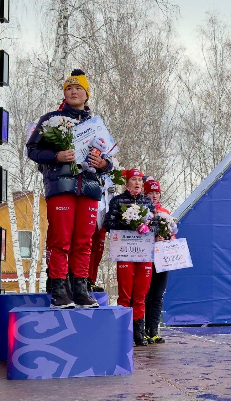 В Казани сегодня стартовал Чемпионат России по лыжным гонкам!   Девушки пробежали скиатлон на 20 км.   Арина Кусургашева, студентка ППФ ГАГУ, мастер спорта России по лыжным гонкам, уверенно финишировала в десятке сильнейших    Молодец! Поздравляем! Впереди ещё много стартов. Удачи, Арина!