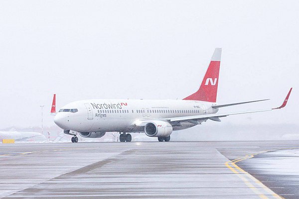 Два рейса Nordwind задерживаются из-за возвращения судна в аэропорт вылета  В аэропорт отправления по технической причине вернулся самолет, летевший из Душанбе в Казань. Два рейса Nordwind задерживаются. Об этом сообщает ТАСС со ссылкой на данные авиаперевозчика.  "4 марта в связи с возвратом самолета рейса N4-1406 Душанбе – Казань в аэропорт вылета по технической причине задерживается вылет следующих рейсов: N4-1406 Душанбе – Казань; N4-60 Казань – Москва", – говорится в сообщении в Telegram-канале Nordwind.  В авиакомпании отметили, что перелеты будут выполняться на резервном самолете. Пассажирам будут предоставлены услуги в соответствии с федеральными авиационными правилами.  aviaru.net/n281197