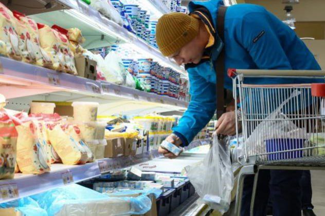 В Госдуму внесен законопроект устанавливающий единые правила указания цен на продукты питания по весу и объему В отношении продуктов питания одного типа в пределах одной торговой площадки цена должна будет указываться исходя из одинаковых показателей веса или объема за 1 кг или за 100 гр за 1 литр или за 100 мл