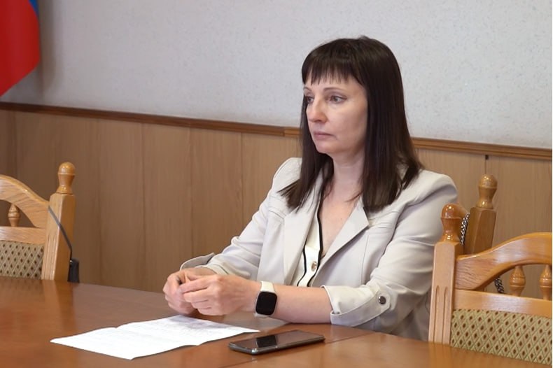 Социальная поддержка семей с детьми — приоритет для Луганской Народной Республики Состоялся брифинг руководителя филиала № 15 ГКУ ЛНР «Республиканский центр социальной защиты населения» в Свердловском муниципальном округе Ирины Поповой. На сегодняшний день в Российской Федерации на государственном уровне уделяется большое внимание семьям, имеющим детей. Это касается как предоставления им различного вида денежных выплат, так и льгот в оплате, по налогам и других мер материальной и нематериальной поддержки. Кроме государственных мер поддержки, которые будут одинаковы для семей с детьми в каком бы регионе Российской Федерации они не проживали, каждый регион дополнительно разрабатывает и реализует региональные меры поддержки семей с детьми. Они могут быть разными в каждом регионе, различаться как перечнем, так и размерами выплат. Читать далее...