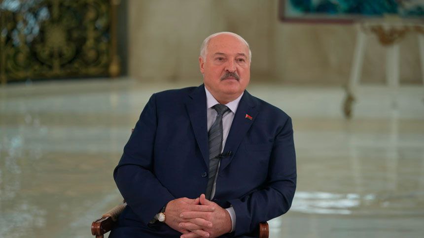 Президент Белоруссии Александр Лукашенко заявил что готов опубликовать результаты своего медицинского обследования чтобы развеять слухи о состоянии здоровья Недавно я впервые за два дня прошел полное медобследование За это время специалисты сделали со мной всё что только можно Даже мозг исследовали Все органы просветили сообщил Лукашенко журналистам Фрагмент его интервью опубликовал телеканал Беларусь 1 Russia News Подпишись
