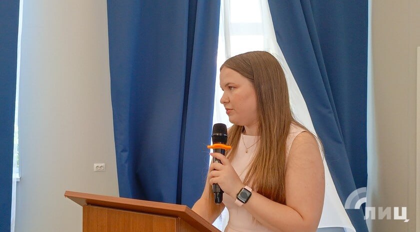 Министерство образования и науки ЛНР планирует создать мероприятие, аналогичное всероссийской акции «Сдаем вместе. День сдачи ЕГЭ родителями», в ходе которого родители девятиклассников смогут попробовать сдать основной государственный экзамен. Об этом сообщила главный специалист отдела оценки качества образования и проведения государственной итоговой аттестации департамента контрольно-надзорной деятельности и оценки качества образования Минобрнауки ЛНР Ксения Кулешова  «После таких мероприятий вопросов от родителей становится гораздо меньше. Мы эту акцию планируем развивать дальше. Кроме того, мы сейчас думаем над региональной инициативой — сделать аналогичную акцию, но только с ОГЭ. Процедура новая, поэтому готовим родителей к тому, что нужно будет прийти, попробовать и увидеть, что ОГЭ — это не такой сложный экзамен», — сказала Кулешова на заседании круглого стола «Основные направления качества образования в ЛНР».