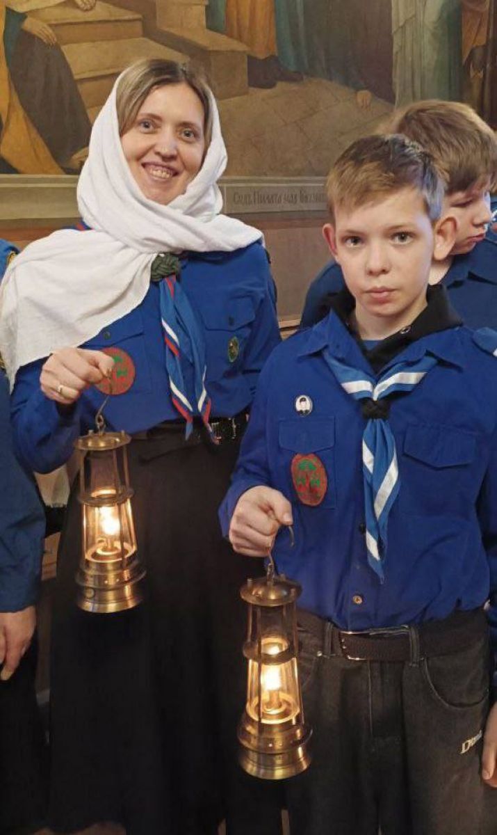 В Липецкую область доставили Вифлеемский огонь newslipetsk ru fn 1782225 html Рождественский огонь был доставлен в Троицкую церковь Липецка в Елец и в Никольский храм поселка Добринка из Палестины где он был зажжен в Вифлееме на месте рождения Иисуса Христа Об этом сообщается на странице ВКонтакте Добринского храма Прислать новость Подписаться