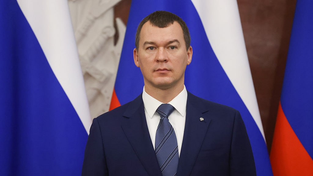 Дегтярев Я не собираюсь вводить потолок зарплат в РПЛ Если клубы договорятся препятствовать не буду Министерство спорта России не собирается вводить потолок зарплат в Российской премьер лиге РПЛ об этом могут договориться сами клубы заявил министр спорта РФ Михаил Дегтярев Я не собираюсь вводить потолок зарплат клубы могут договориться пожалуйста если договорятся то препятствовать не буду Если клубы договорятся о налоге на легионеров то я поддержку как министр и председатель Олимпийского комитета России Минспорт никаких потолков налогов и штрафов не собирается вводить Мы регулируем только одно лимит а все остальное связанное с экосистемой будет решать Российский футбольный союз приводит слова Дегтярева ТАСС
