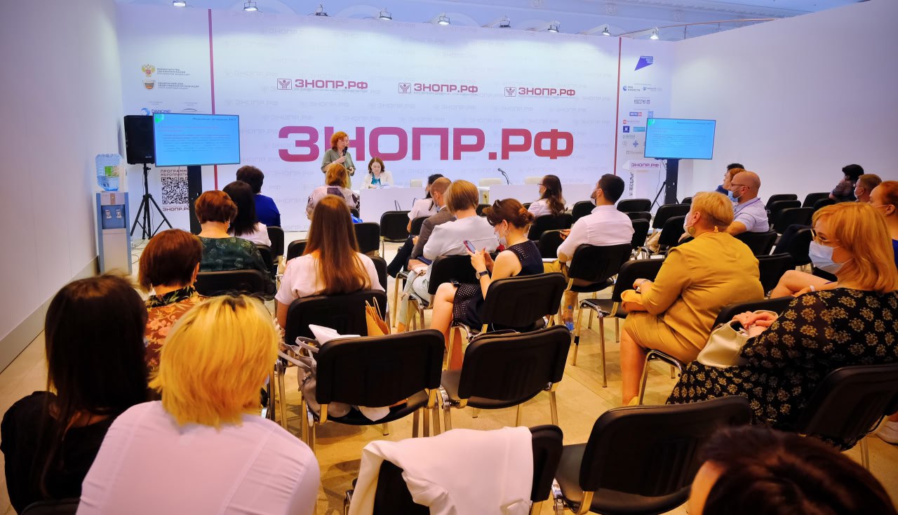 Губернатор Георгий Филимонов представит региональную программу повышения рождаемости на Всероссийском форуме «Здоровье нации — основа процветания России» Форум стартует 14 мая в Москве и будет проходить под сопредседательством Министра здравоохранения Российской Федерации Михаила Мурашко. На мероприятии Георгий Филимонов представит стенд Вологодской области и выступит с докладом о региональных инициативах, направленных на выход из депопуляции и поддержку традиционных ценностей. «Мы реализуем комплексную политику по улучшению демографической ситуации в связке с программой «Семья — оплот Русского Севера» и новыми правилами продажи алкоголя. С полной самоотдачей боремся за будущее Вологодчины. Укрепляем институт семьи как опору и главный источник силы региона и страны», – отметил губернатор. Правительство Вологодской области