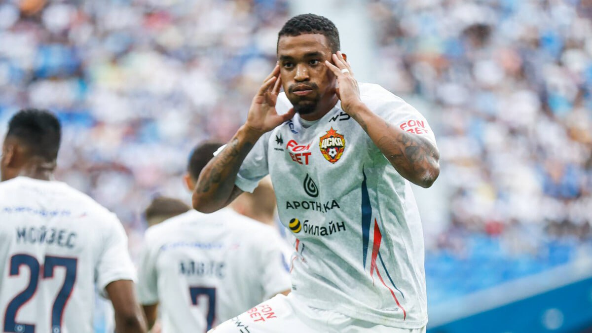 Алеррандро из ЦСКА номинирован на премию Пушкаша В голосовании на сайте появился гол бразильца который он забил в августе 2024 го за Виторию в ворота Крузейро Нападающий исполнил удар через себя в девятку news matchtv ПФК ЦСКА