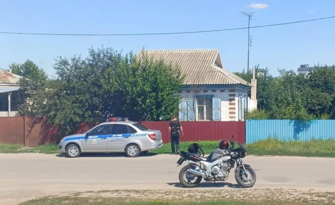 С 20 по 24 Мая сотрудники ГИБДД будут искать нарушителей ПДД на мотоциклах тех кто ездит без шлема защитной амуниции и пьяный Особое внимание сотрудники уделят юным любителям покататься на скутерах питбайках и кроссовых мотоциклах Рейды пройдут не только в городах но и в посёлках чтобы снизить количество ДТП