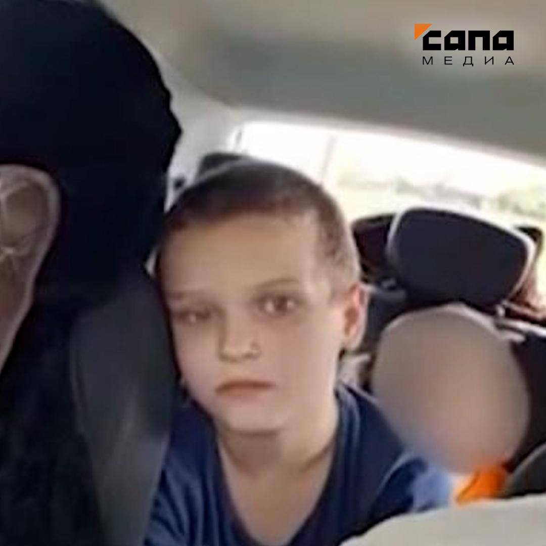 В Чечне ищут пропавшего два дня назад семилетнего мальчика    Джабраила Мудаева ищут пожарные и спасатели МЧС России, правоохранители и волонтеры. Группировка людей проверяет реку Терек и лес. В Надтеречном, Наурском и Грозненском районах выставили наблюдательные посты, сообщает МЧС республики.    Мальчик из села Верхний Наур пропал утром 8 августа. Предварительно, ребенок перелез через забор своего дома и ушел.    Подписывайся на «Сапа Кавказ»