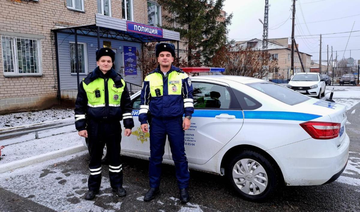 В Октябрьском округе полицейские спасли потерявшуюся 71 летнюю пенсионерку   gubernia74 ru articles society 1137848 В отдел полиции обратилась жительница деревни Большеникольское Она рассказала что ее пожилая мама которая страдает деменцией не вернулась домой Учитывая 30 градусные морозы женщина всерьез опасалась за жизнь своей пожилой мамы но найти самостоятельно ее не могла   t me chgub