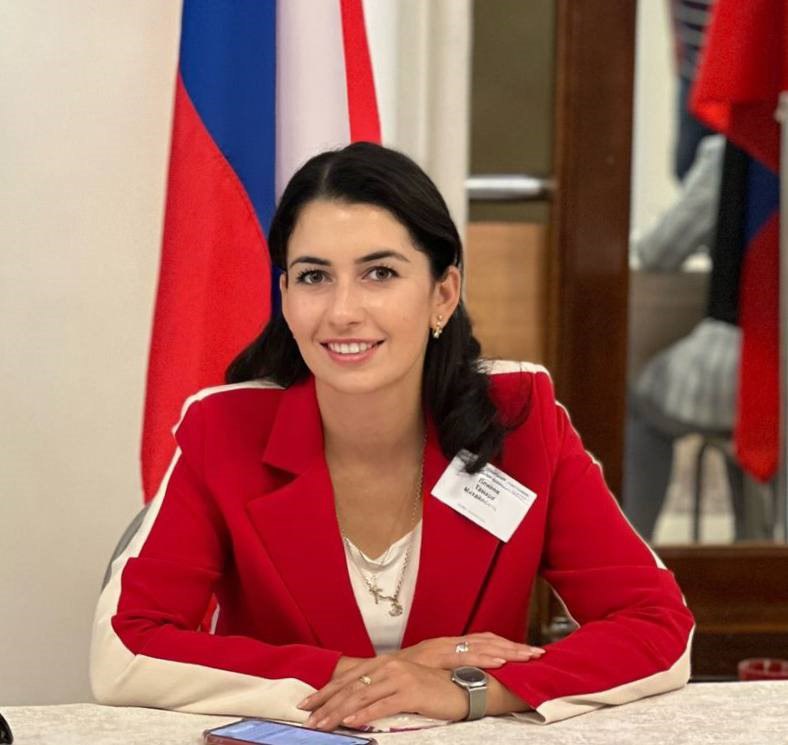 Тамара Плиева назначена на должность уполномоченного по правам ребенка при главе Северной Осетии. Соответствующий указ подписал Сергей Меняйло, сообщает пресс-служба главы и кабмина РСО-А. Тамара Плиева окончила СОГУ и Владикавказский институт экономики, управления и права по специальностям «Социально-культурный сервис и туризм» и «Юриспруденция»; С 2011 года работала в подведомственных учреждениях Министерства труда и социального развития РСО – А; с 2022 по 2024 год занимала различные должности в Комитете РСО – А по туризму. С 2025 года по настоящее время занимала должность заместителя начальника территориального органа Министерства труда и социального развития РСО – Алания - Управления социальной защиты населения по Иристонскому муниципальному округу г.Владикавказа. Вести Алания Владикавказ