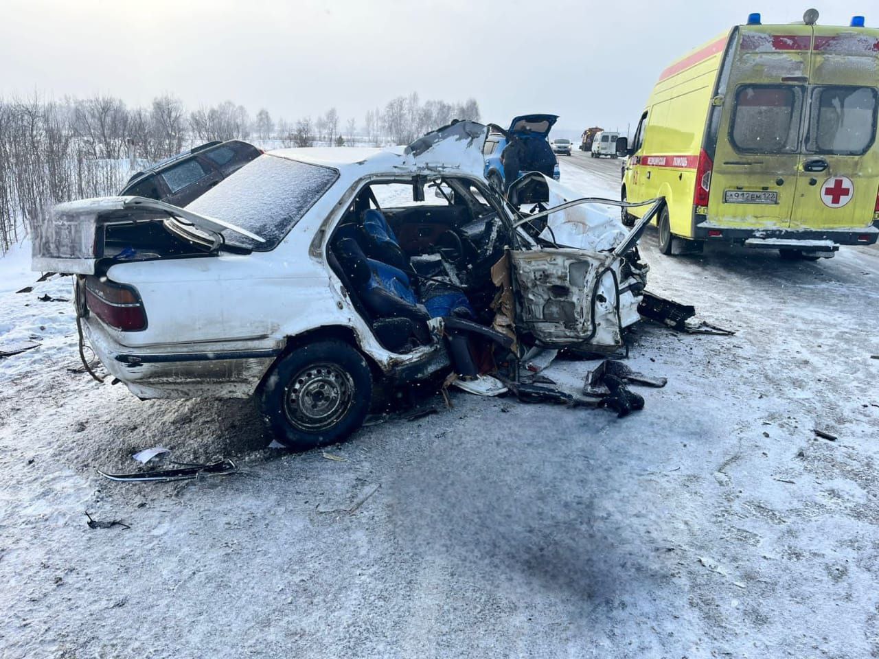 Днем 30 декабря на автодороге Белоярск –Заринск в Первомайском районе произошло смертельное ДТП  53-летний водитель Toyota Corolla выехал на встречную полосу и столкнулся с Renault Duster, за рулем которого находился 39-летний мужчина.  В результате аварии водитель Toyota погиб на месте. Водитель Renault и его пассажир, 33-летняя женщина, получили травмы, они госпитализированы.   Госавтоинспекция Алтайского края  Подписывайтесь на "Толк"