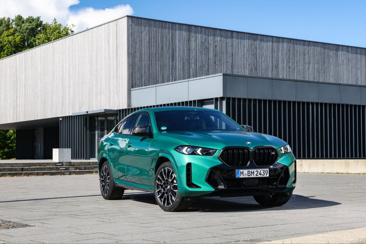 В России покупают больше BMW X7, чем в Германии. В РФ было продано 3504 автомобиля — на 181 больше, чем в Германии. Хотя там эта модель доступна в свободной продаже за 88 тысяч евро 8 млн рублей , в России ее везут из Казахстана или Грузии, и стоимость вырастает до 15 млн рублей. Даже при переплате вдвое спрос остаётся выше, говорят эксперты. Бизнес в России