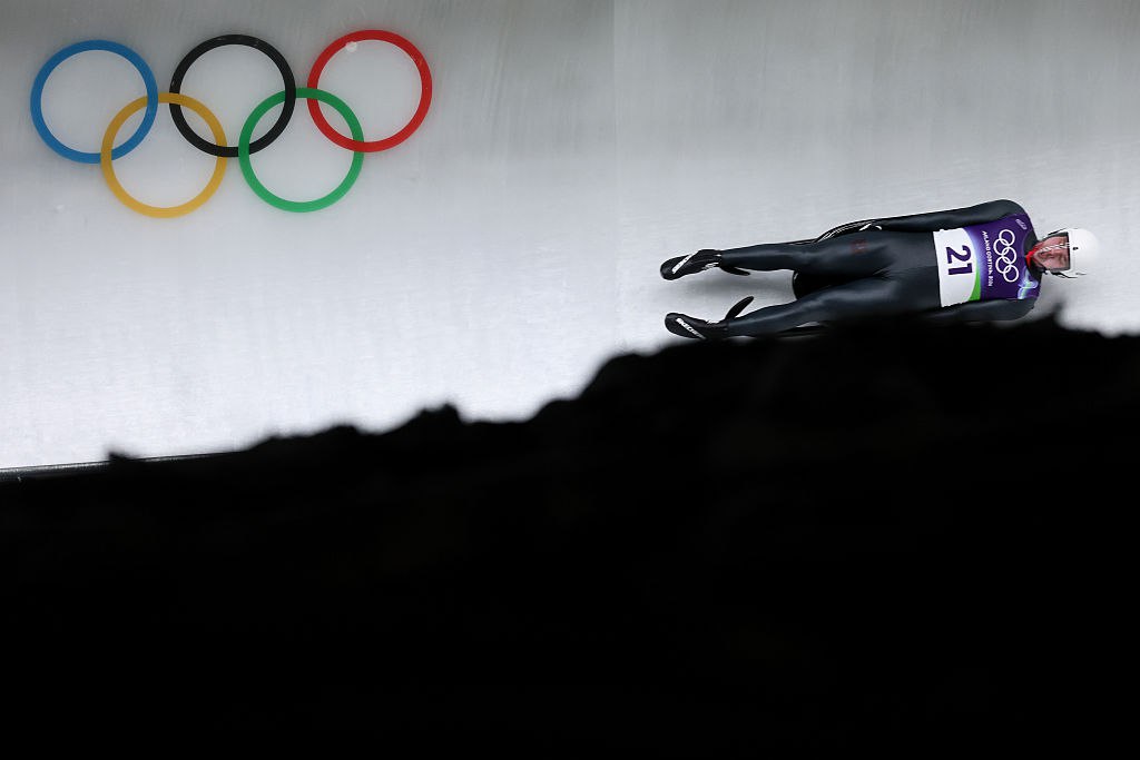 Российский саночник Репилов занял 14 е место на Олимпиаде Российский саночник Павел Репилов занял 14 е место в одиночных соревнованиях на Олимпийских играх в Милане и Кортина д Ампеццо Время 23 летнего россиянина 3 минуты 34 963 секунды После двух заездов в первый соревновательный день он шел 16 м Чемпионом Игр стал немец Макс Лангенхан 3 31 191 установивший рекорд трассы Второе место занял австриец Йонас Мюллер третье итальянец Доминик Фишналлер Getty Images Подписаться на РБК Спорт