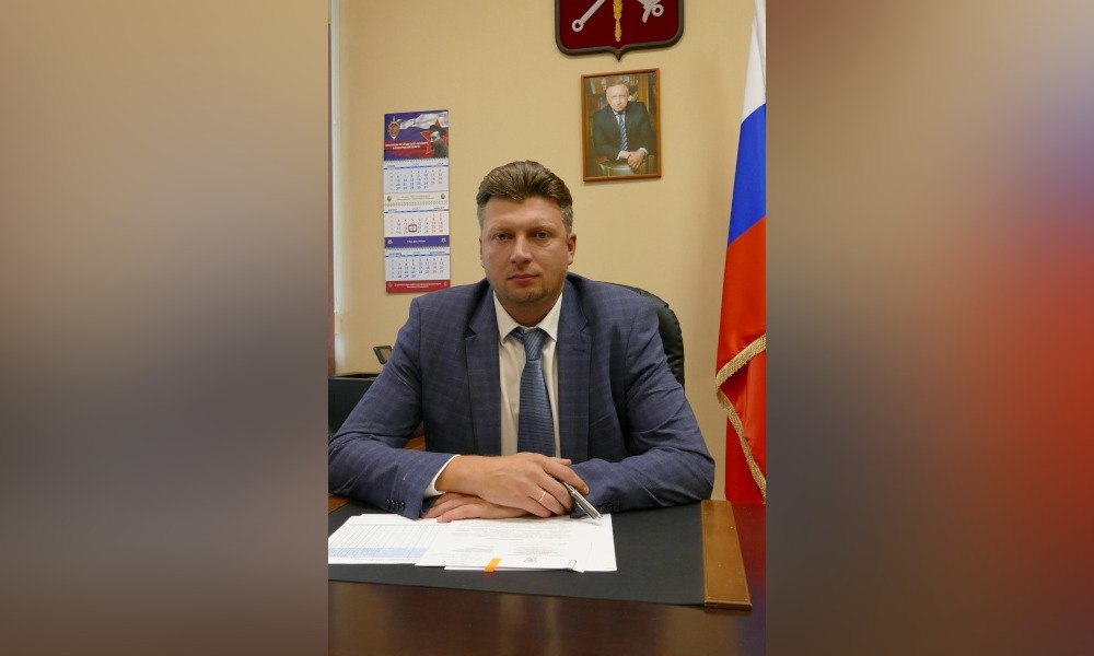 Врио главы администрации Центрального района Петербурга назначен Максим Романцов "По решению губернатора Александра Беглова временное исполнение обязанностей главы администрации Центрального района Петербурга возложено на заместителя главы администрации этого района Максима Романцова", — сообщили в Смольном. Также отмечается, что в прошлом Максим Романцов замещал должность заместителя начальника Государственной жилищной инспекции Петербурга — заместителя главного государственного жилищного инспектора города. gov.spb. ru
