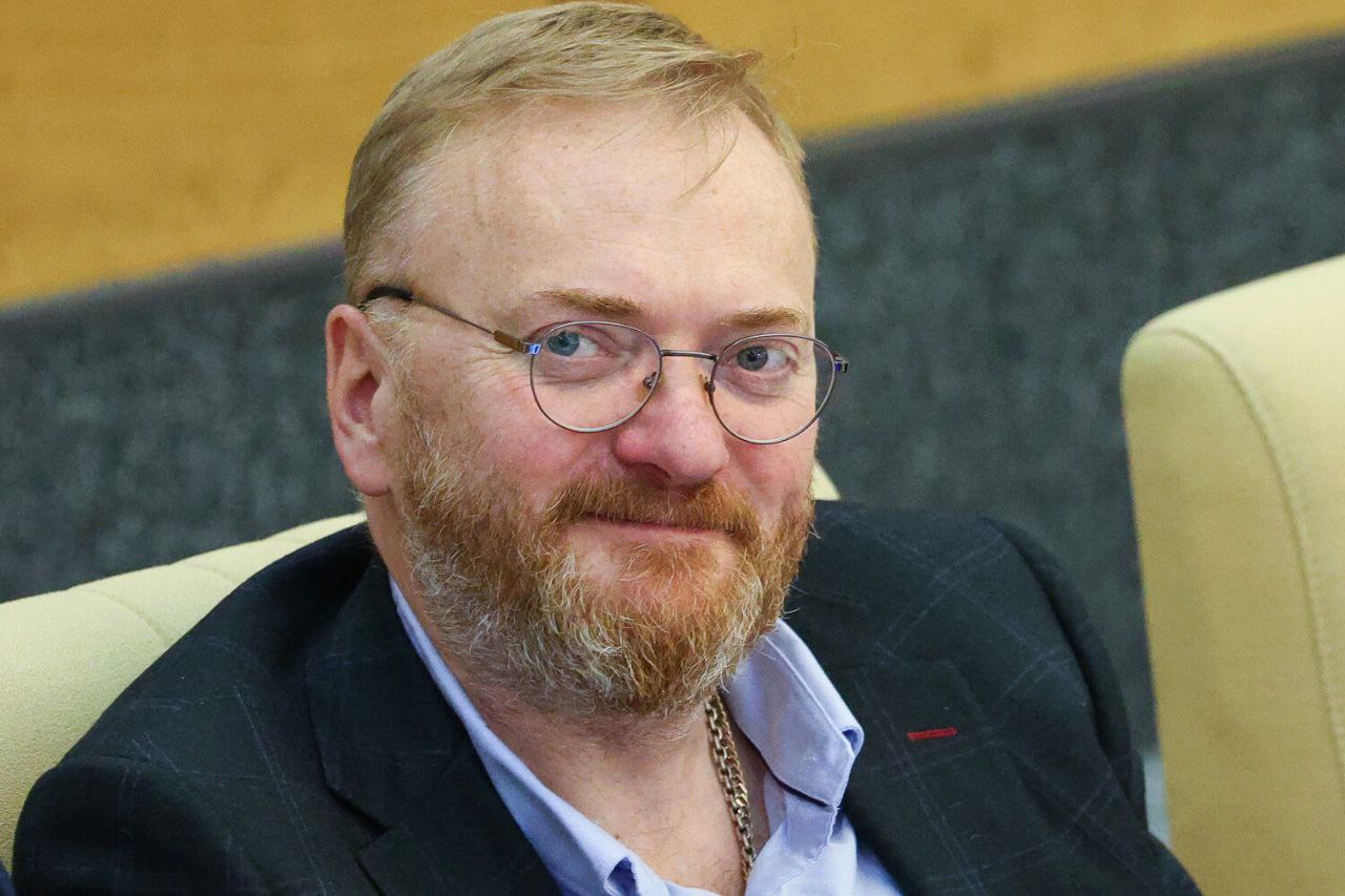 Российских проституток массово замещают мигранты-трансвеститы  из Средней Азии, поскольку россияне стали меньше работать в этой сфере, заявил депутат Милонов.    ЛГБТ признано экстремистской организацией и запрещено в России