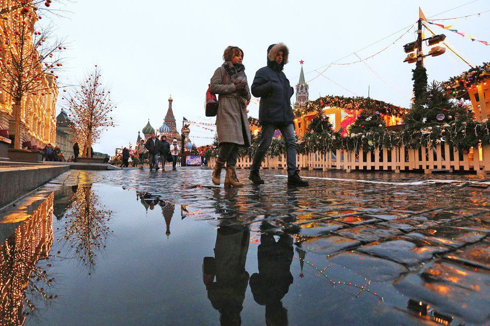 Температура в Москве в первые дни февраля превысит норму на 7-8 градусов  Показатель днем будет около нуля градусов, рассказал научный руководитель Гидрометцентра России.