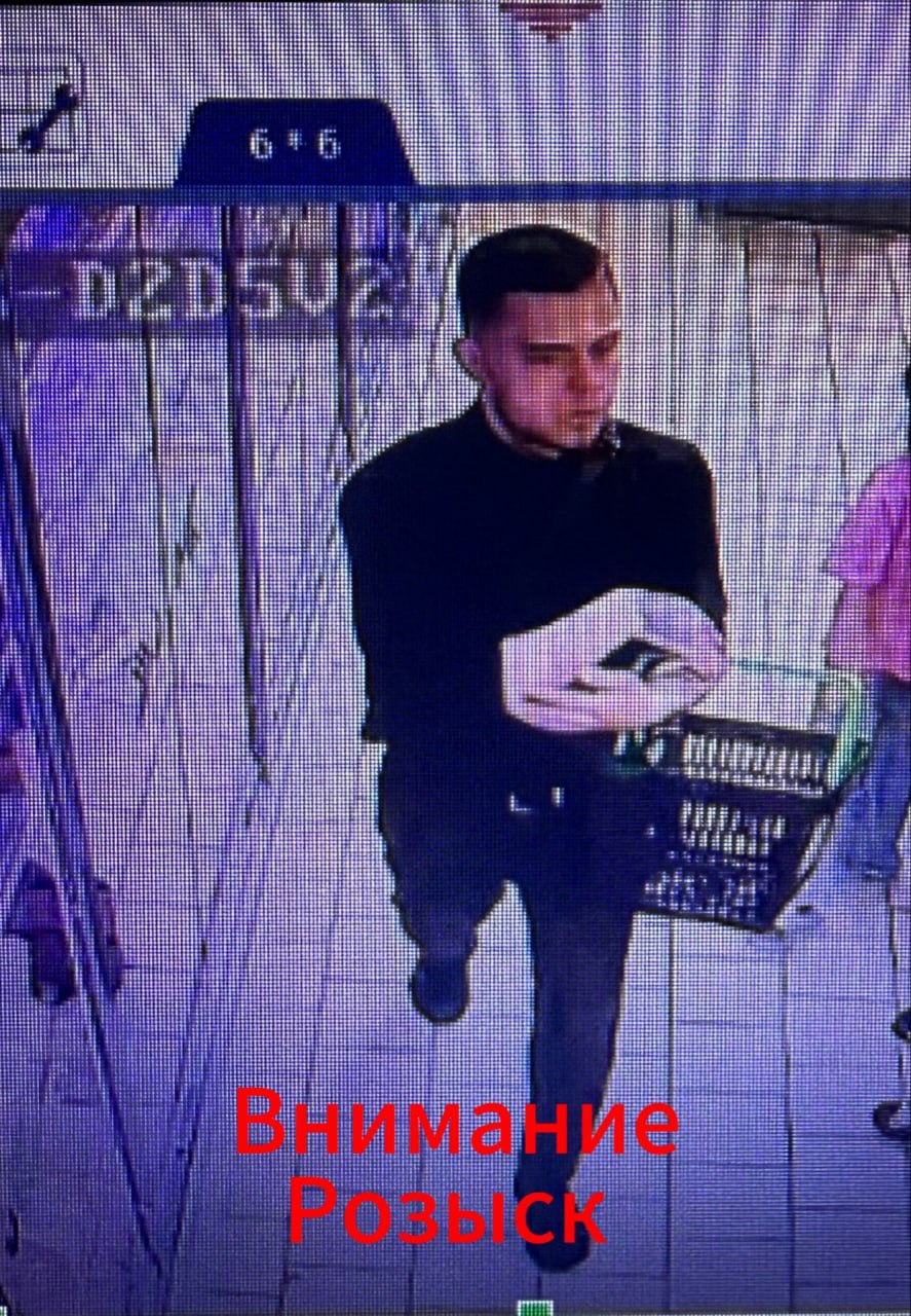 Тюменская полиция разыскивает мужчину, который находясь в магазине «Пятерочка» на ул. Магистральная, 10А, похитил продукты питания.