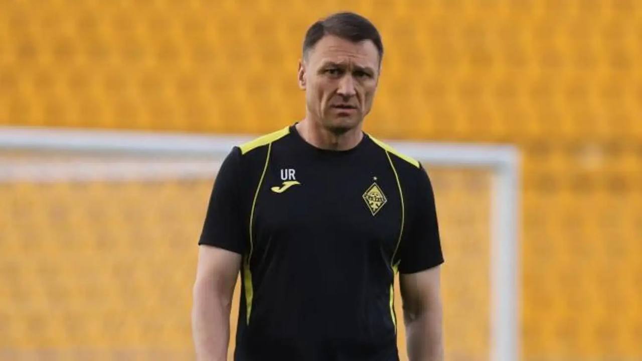 Главный тренер Кайрата поделился ожиданиями от матча с Интером в Лиге чемпионов Главный тренер Кайрата Рафаэль Уразбахтин высказался о предстоящем матче своих подопечных с итальянским Интером в 4 м туре общего этапа Лиги чемпионов УЕФА Всё хорошо мы подходим к матчу с Интером с положительными эмоциями Подтвердили чемпионство в Казахстане и теперь спокойно готовимся Понимаем силу соперника но это очередная возможность проявить себя посмотреть на свой уровень с таким сильным соперником Команда опытная в чемпионате Италии идёт на втором месте и борется за чемпионство Соперник топ уровня в группе Лиги чемпионов тоже идёт без поражений Что сказать Будет сложно но нам важно быть смелыми дисциплинированными и организованными И по максимуму использовать моменты которые мы уверены у нас будут Милан Мы живём рядом с Сан Сиро но это не центр города Так прогулялись рядом приводит слова тренера Чемпионат t me SPORTARENAKZ