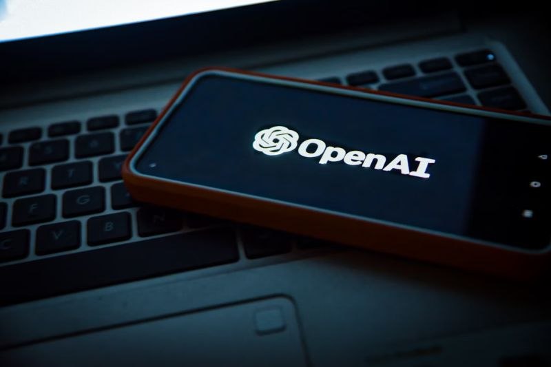 OpenAI заключила соглашение с Oracle о аренде дата-центров общей мощностью 4,5 ГВт для проекта Stargate. Это сотрудничество предполагает инвестиции в вычислительную инфраструктуру для ИИ в США на сумму около $500 млрд за следующие четыре года. По данным Bloomberg, столько электроэнергии достаточно для обеспечения около 750 000 домохозяйств. Oracle также недавно подтвердила соглашение, которое может обеспечить $30 млрд ежегодной выручки с 2028 года, что подчеркивает важность проекта. Источник изображения: Unsplash, Levart_Photographer