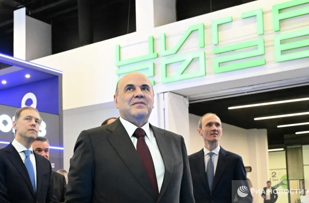 Льготы на НДС для российского ПО сохраняются Важная новость для российской IT отрасли льготы по НДС на российское программное обеспечение сохранятся полностью и теперь распространяются на облачные сервисы Это поддержит одну из самых быстрорастущих отраслей в стране чья доля в ВВП за шесть лет удвоилась Примечательно что объем продаж отечественных IT продуктов в прошлом году превысил 5 триллионов рублей Это демонстрирует потенциал российских IT решений которые стали достойной заменой западным аналогам ИТ Россия Russia News Подпишись