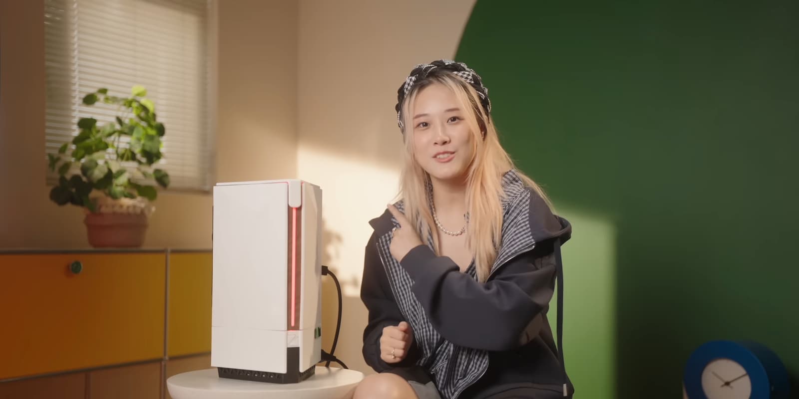 Никаких эксклюзивов девушка из Китая собрала универсальную консоль Ningtendo PXBOX 5 из PlayStation 5 Xbox Series X и Nintendo Switch 2 Энтузиастка из Китая устала переключаться между тремя консолями ради эксклюзивов каждой платформы