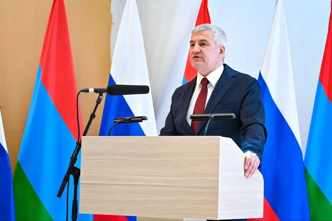 Глава Карелии Артур Парфенчиков на отчете перед региональным парламентом заявил о расторжении 13 договоров аренды земельных участков с недобросовестными инвесторами Это делается для обеспечения выполнения инвесторами заявленных обязательств особенно в случаях предоставления земли без торгов пояснил он Несмотря на это в прошлом году объем инвестиций в экономику республики превысил 107 млрд рублей четверть из которых обеспечил малый бизнес Карелия при этом сохраняет 17 е место в Национальном рейтинге инвестиционного климата Столица в МАКС Прислать новость Реклама