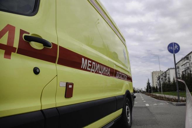Молодой рабочий погиб под завалом грунта в Лужском районе Во время ремонта канализации на заводе ЖБИ в Толмачёво произошёл обвал земли — 20-летний рабочий из Башкортостана оказался погребён под тоннами грунта. Спасатели не успели его спасти. Флэш Питер - подписаться