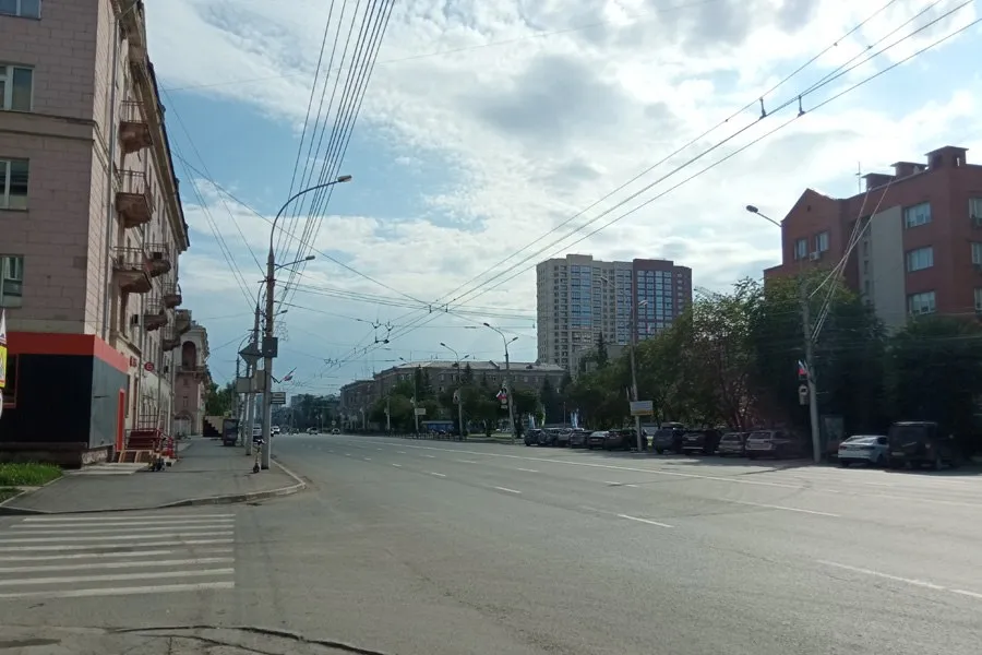Арендаторы игнорируют квартиры в Новосибирске В Новосибирске арендаторы игнорируют квартиры несмотря на рекордный рост предложения За квартал число объявлений выросло на 38 а просмотры упали на 19 в итоге квартиру сдают в среднем 50 дней Это на 20 дней дольше чем год назад и хуже чем в любом другом сибирском городе миллионнике Подробнее читайте по ссылке     INFOPRO54 Мы в других соцсетях MAX VK ОК Фото редакции Infopro54 автор Михаил Мочалов