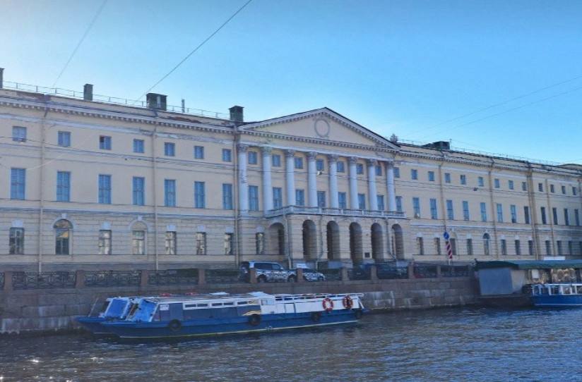 В Петербурге на реставрацию Екатерининского института выделят 13 млн рублей.  Площадь исторической постройки составляет 20 тыс. кв. м.    Подробнее на сайте