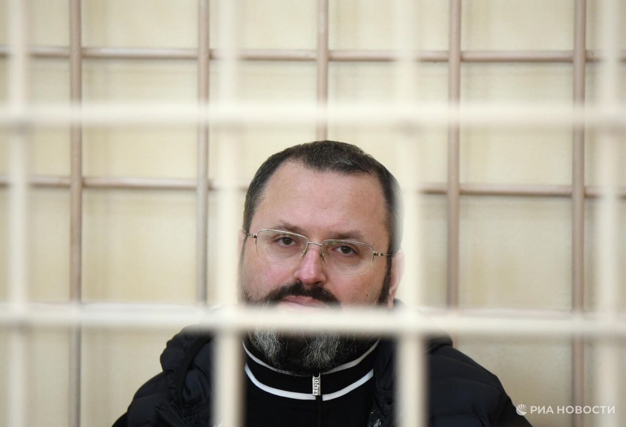 Дело о растрате в Курской области Экс глава Корпорации развития Курской области Лукин получил девять лет колонии за растрату Его заместители Грабин и Спиридонов осуждены на восемь и семь лет соответственно Суд также взыскал с осужденных 152 8 млн рублей по делу о хищениях при строительстве курских фортификаций КурскаяОбласть Правосудие Russia News Подпишись