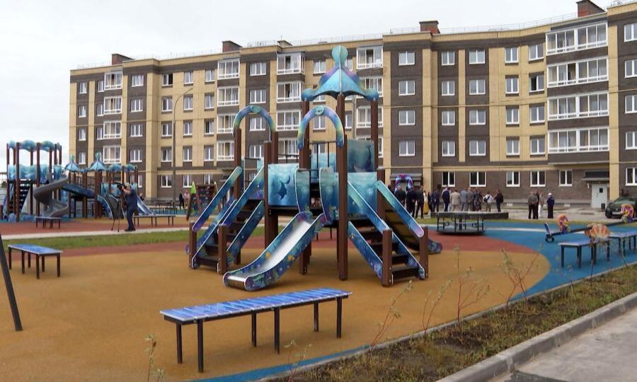 В новые квартиры совсем скоро въедут более 40 семей работников «Севмаша» В Северодвинске сдали второй дом в ЖК «Корабел». Его построили в рамках корпоративной жилищной программы. И стоимость квадратных метров в нём гораздо ниже рыночной!