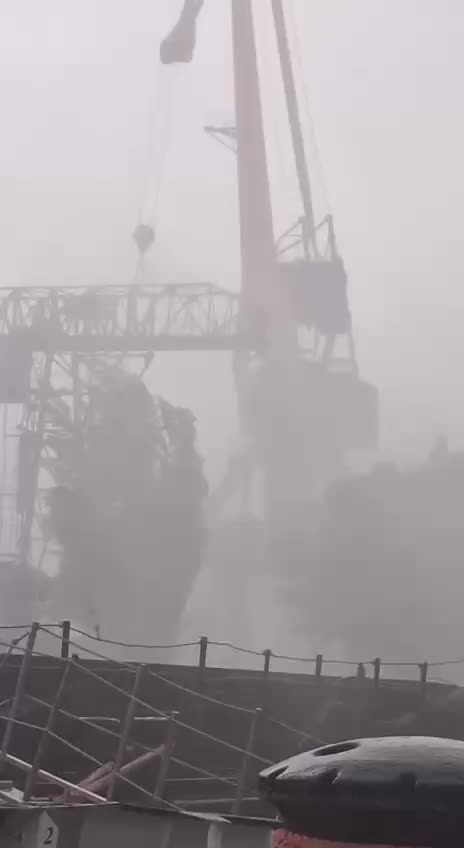 Отключение электричества в Оренбурге и Волгограде из-за сильного ветра