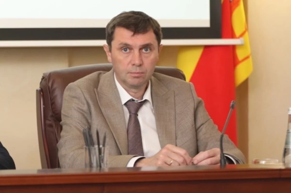 Мэр Воронежа Сергей Петрин предложил горожанам поделиться какие участки по их мнению нуждаются в корректировке схем движения или перенастройке светофоров Продолжаю практику сбора предложений от жителей Мы с коллегами читаем комментарии и внимательно изучаем вопросы которые беспокоят вас уважаемые подписчики В Воронеже благодаря поддержке Правительства региона и лично Губернатора Александра Гусева много дорог строим и ремонтируем но также важно посмотреть что можно изменить в организации действующего дорожного движения написал глава города на своей странице в соцсети ВКонтакте   vrn aif ru society transport mer predlozhil gorozhanam podelitsya mneniem po uluchsheniyu situacii na dorogah aifvrn