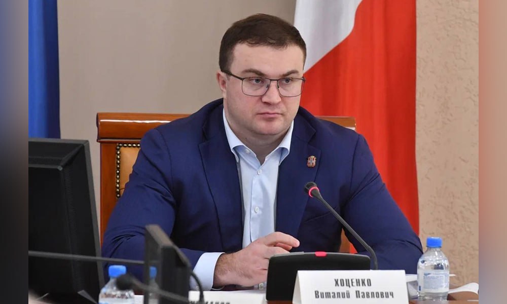 Виталий Хоценко поручил отменить повышение индекса платы за коммунальные услуги  Губернатор поручил подготовить документ об отмене ранее подписанного указа, который предусматривал повышение тарифов на ЖКУ в регионе. В настоящее время документ проходит необходимые согласования.  Такое решение было принято в ответ на обращение АО «Тепловая компания», которая отказалась от части мероприятий инвестиционной программы. В рамках этой программы в Омске могло произойти увеличение платежей за коммунальные услуги.