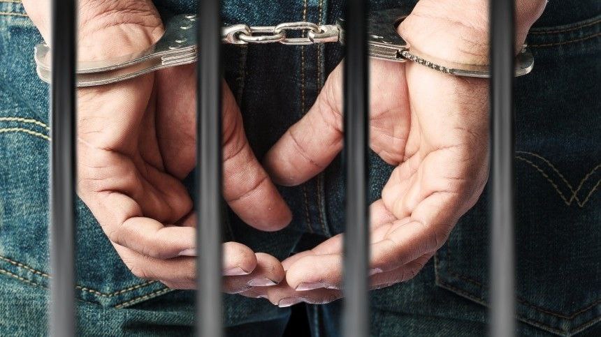 14 лет колонии строгого режима получил житель Мелитополя за госизмену  ‎С октября 2023 года по июль 2024 года житель Мелитополя систематически оказывал финансовую помощь представителю Украины в деятельности, направленной против безопасности Российской Федерации.  ‎ ‎Запорожский областной суд признал гражданина виновным в совершении преступления, предусмотренного ст. 275 УК РФ  государственная измена  и назначил наказание в виде 14 лет лишения свободы в исправительной колонии строгого режима с ограничением свободы сроком на один год.    ЗАПОРОЖСКИЙ ТЕЛЕГРАФ