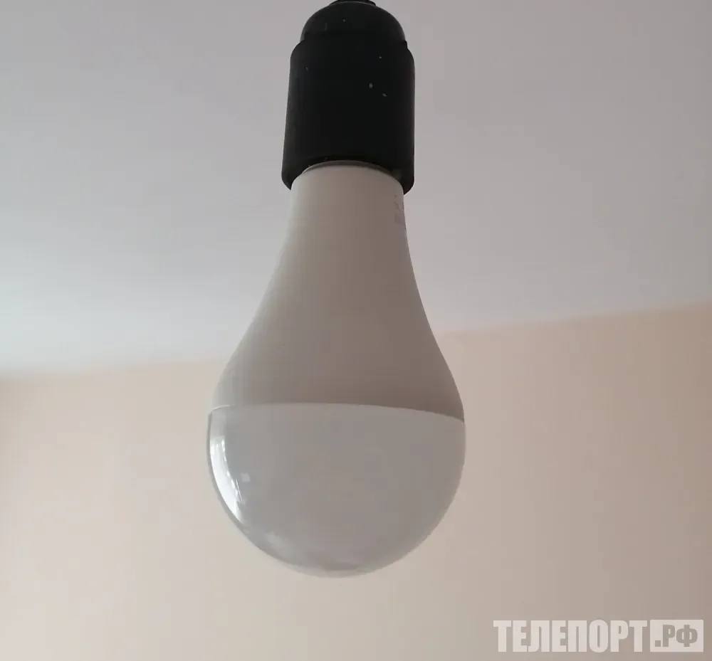 Амурчанам спишут пени за просроченные коммунальные платежи Для списания пени должникам надо погасить задолженность по электроэнергии и тепловой энергии с 1 по 25 декабря текущего года Дальневосточная энергетическая компания сообщила что спишет пени для жителей Амурской области за просроченные коммунальные платежи Более 88 4 тысячи амурчан смогут сэкономить свыше 91 3 миллиона рублей на оплате штрафных санкций Об этом сообщает пресс служба филиала ПАО ДЭК Амурэнергосбыт Клиенты полностью погасившие задолженность по электроэнергии и тепловой энергии включая ГВС от АО ДГК в период с 1 по 25 декабря 2025 года получат списание пеней Это касается как долгов сформированных на 1 декабря 2025 года так и текущих начислений за ноябрь 2025 года Клиенты выполнившие условия смогут получить списание пеней Исключение составляют пени присужденные судом находящиеся в судебном производстве а также реструктуризированные суммы Информация о списании будет включена в платежные документы за январь 2026 года которые клиенты получат в феврале ТЕЛЕПОРТ РФ здесь все об Амурской области Мы в МАХ Написать нам