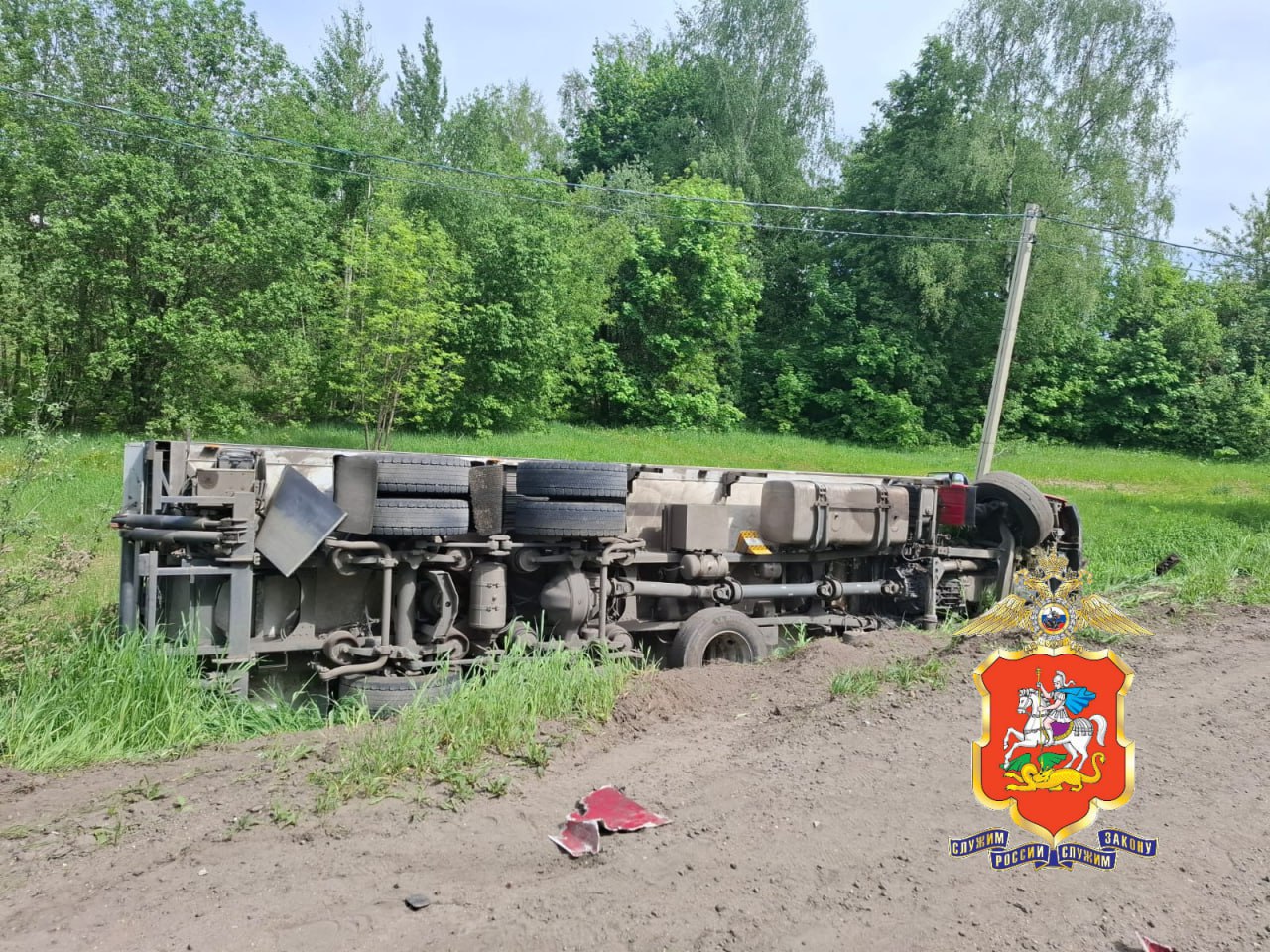 Два человека пострадали в ДТП с грузовиком и легковой машиной в Подмосковье. Об этом ТАСС сообщили в пресс-службе ГУ МВД России по Московской области. / Москва