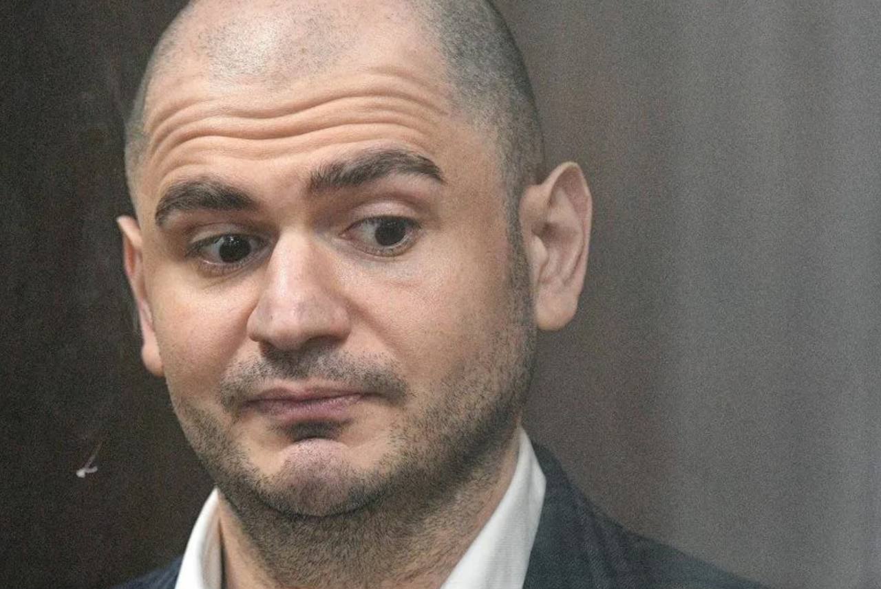 Осужденный за фальсификацию доказательств по делу о стрельбе в "Москве-Сити" экс-следователь Левон Агаджанян вышел по УДО из колонии  Об этом сообщили его защитники.