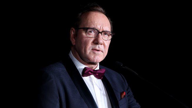 Суд в Лондоне рассмотрит в октябре следующего года новые гражданские иски о сексуализированных домогательствах в отношении Кевина Спейси С обвинениями против актера выступили трое мужчин Pascal Le Segretain Getty Images