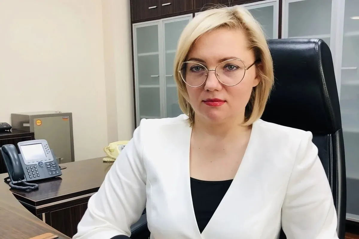 Судья Краснодара передала армянской ОПГ активы на 10 млрд рублей Высшая квалификационная коллегия судей направила материалы на четырех судей включая Ольгу Борисову за содействие криминальному авторитету Рубену Татуляну Борисова за взятку помогла отменить арест на гостиничный комплекс Crowne Plaza стоимостью 10 миллиардов рублей Ожидается что судья отделается увольнением без серьёзного наказания Мигрантам Net Подписаться Мы в MAX
