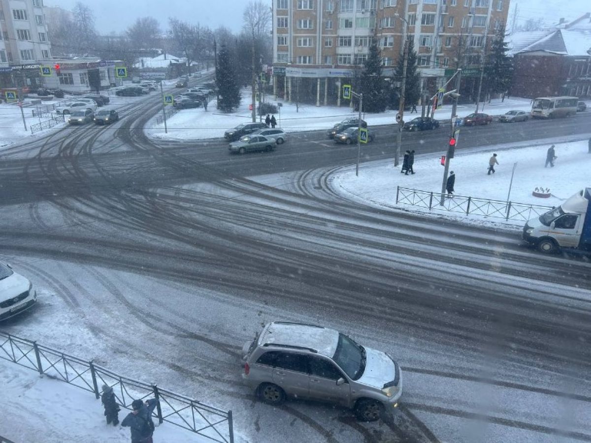 На трассе под Ливнами грузовик сбил женщину переходившую дорогу в неположенном месте   newsorel ru fn 1789127 html В Ливенском районе на 114 м километре автодороги Орёл Тамбов произошло смертельное ДТП Об этом сообщили в пресс службе УМВД России по Орловской области   Прислать новость Подписаться   Мы в MAX