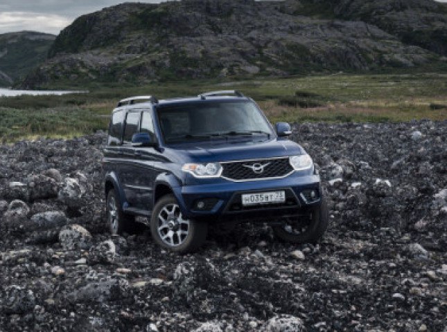 УАЗ может возобновить производство Патриота с автоматической коробкой передач В планах Ульяновского автозавода возобновить производство внедорожников УАЗ Патриот с автоматической трансмиссией Об этом изданию Газета Ru рассказали в пресс службе компании Однако точные сроки пока не называются Подробнее на сайте autostat ru