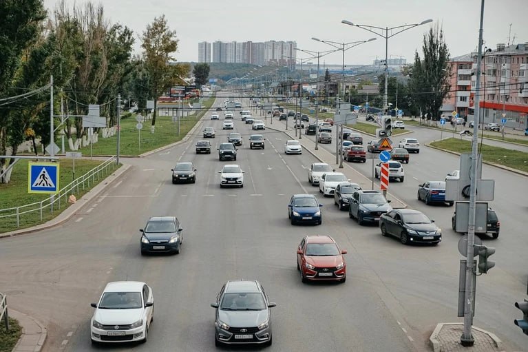 Движение по Московскому шоссе в Самаре частично перекроют в ночь на 14 и 15 мая Ограничение движения введут в районе пересечения Московского шоссе и улицы Ташкентской. Это связано с ремонтом одной из главных магистралей города. На время работ частично перекроют движение по Московскому шоссе. Ограничение будет действовать по одной-двум полосам с 23:00 до 6:00 в ночь на 14 мая и в ночь на 15 мая. Что касается трамвайного движения, то никаких ограничений здесь вводить не будут.