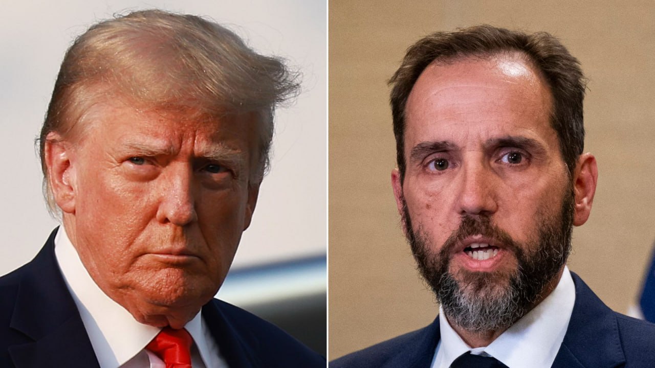 Трамп подтвердил что экс спецпрокурор Джек Смит в рамках расследования о штурме Капитолия отслеживал звонки сенаторов республиканцев Я узнал об этом не так давно Он был мерзавцем Джек Смит он был плохим парнем Ужасные парни всегда заходят слишком далеко заявил он в интервью телеканалу Newsmax Смит занимавшийся расследованиями в отношении Трампа был назначен при Байдене Он сложил свои полномочия до вступления Трампа в должность