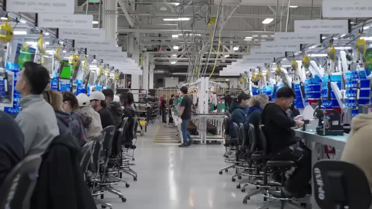 Tesla запускает пилотную линию производства роботов Optimus в Фримонте с планами на третье поколение